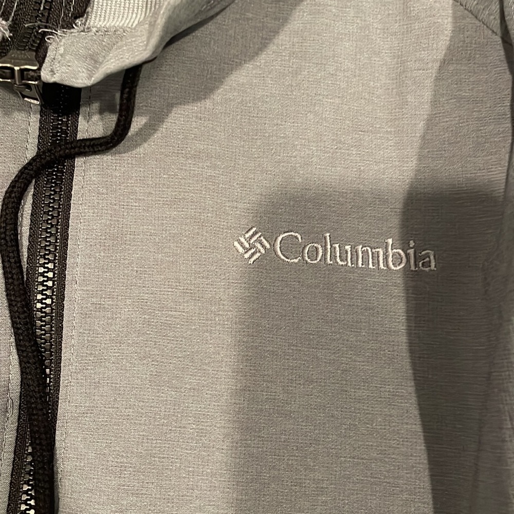 Columbia rain jacket - Picture 2 of 4